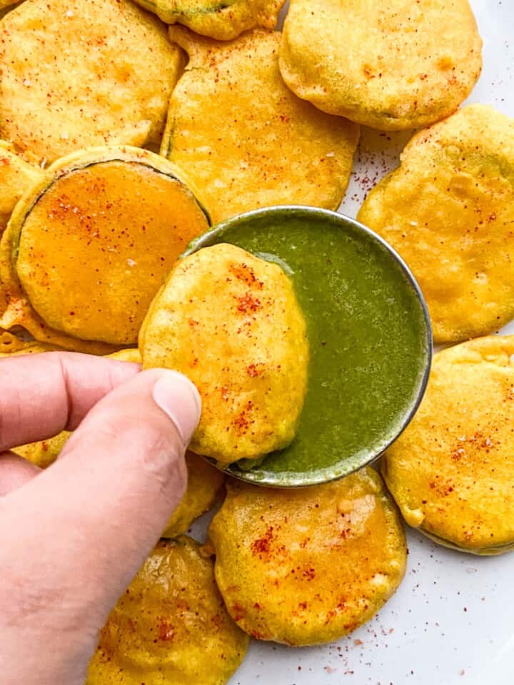 Indian fritters with cilantro chutney